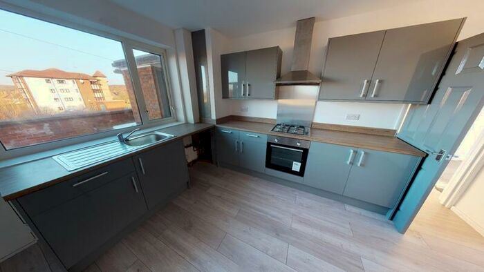3 Bedroom Apartment To Rent In Butcher Hill, West Park, Leeds, LS16