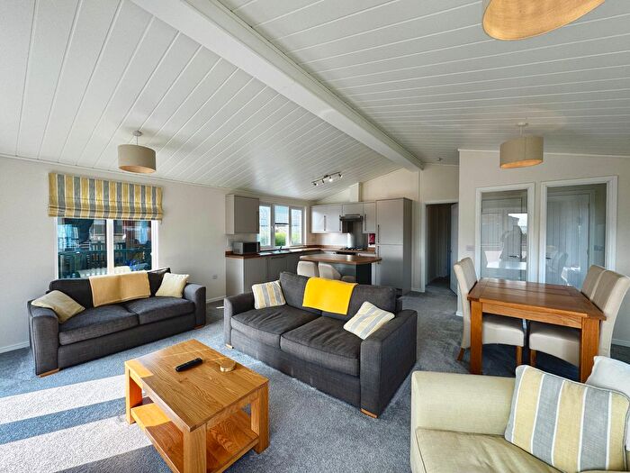 2 Bedroom Lodge For Sale In Levens, Kendal, LA8