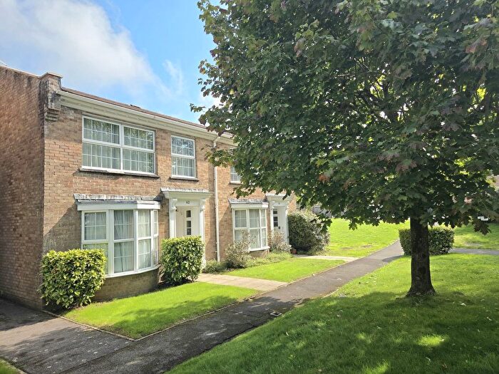 3 Bedroom Semi-Detached House For Sale In Wedgwood Drive, Whitecliff, BH14