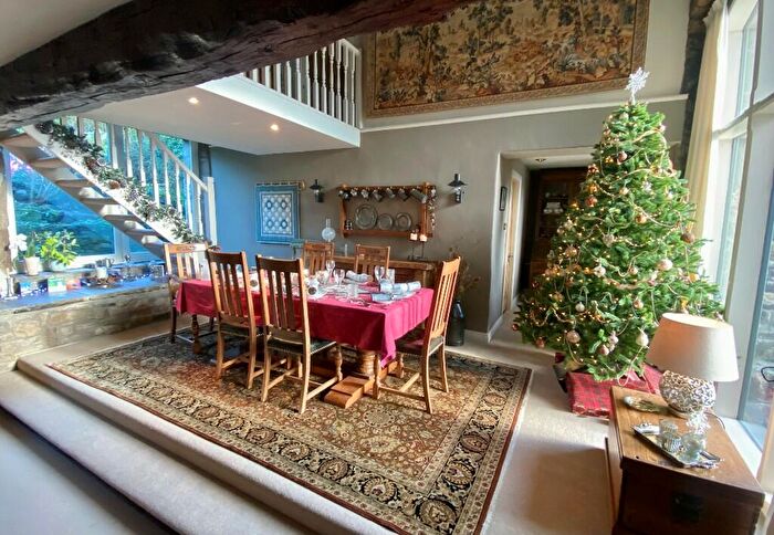 4 Bedroom Barn Conversion For Sale In Croft Barn, Kildwick, BD20