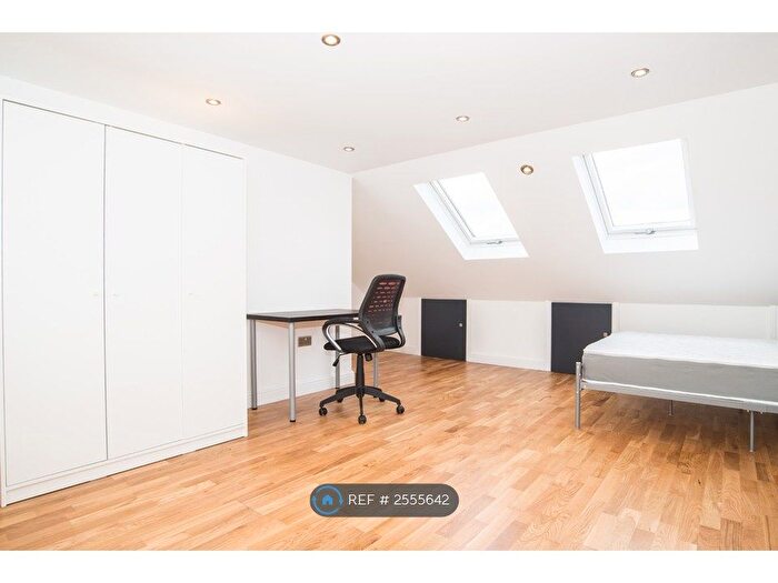 6 Bedroom Terraced House To Rent In Milton Court Road, London, SE14