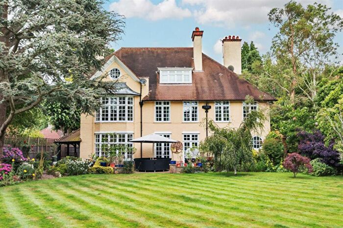 6 Bedroom Detached House To Rent In Alcocks Lane, Kingswood, KT20