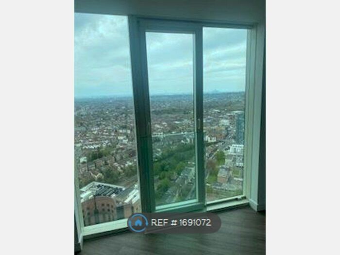 3 Bedroom Flat To Rent In Pinnacle Apartments, Croydon, CR0