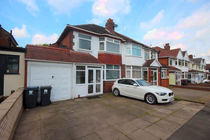 3 Bedroom Property To Rent In Hobmoor Croft, Birmingham, B25