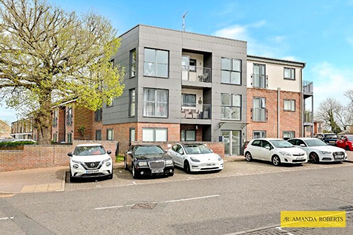 2 Bedroom Flat For Sale In Clifton Hatch, Harlow, Essex, CM18