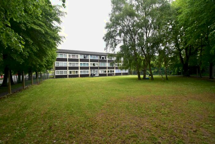 1 Bedroom Flat To Rent In Harrowden Court, Harrowden Road, Luton, Bedfordshire, LU2