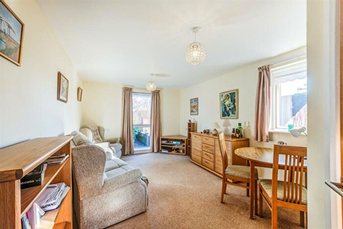 1 Bedroom Apartment For Sale In Wilton Court, Southbank Road, Kenilworth, CV8