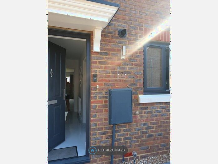3 Bedroom Semi-Detached House To Rent In The Droveway, Deal, CT14