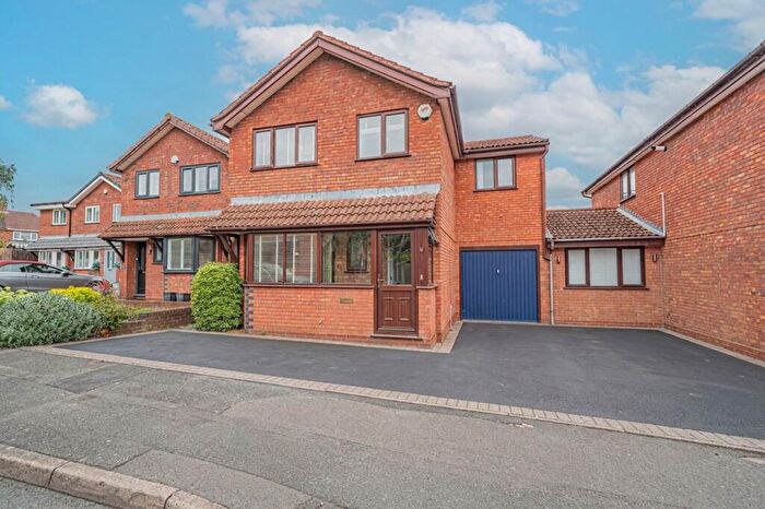 5 Bedroom Link Detached House For Sale In Woodhall Croft, Solihull, B92