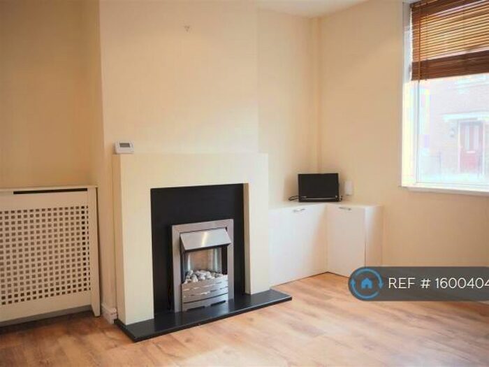2 Bedroom Detached House To Rent In Cromwell Road, Newark, NG24