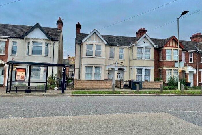 3 Bedroom Property To Rent In London Road, Bedford, MK42