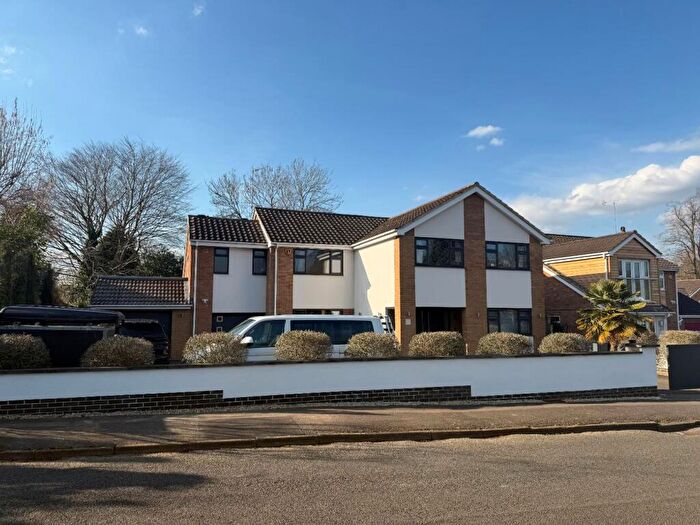 5 Bedroom Detached House For Sale In Lodge Avenue, Collingtree, Northampton, NN4