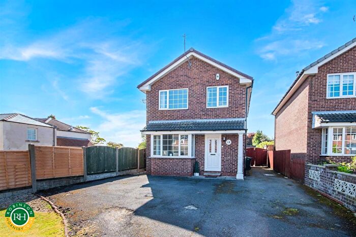 3 Bedroom Detached House For Sale In Manor Farm Close, Adwick-Le-Street, Doncaster, DN6