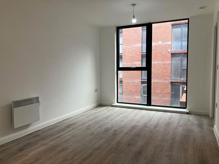 1 Bedroom Apartment To Rent In Park View, Darwin Street, B12