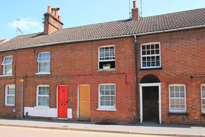 2 Bedroom Cottage To Rent In Akeman Street, Tring, HP23