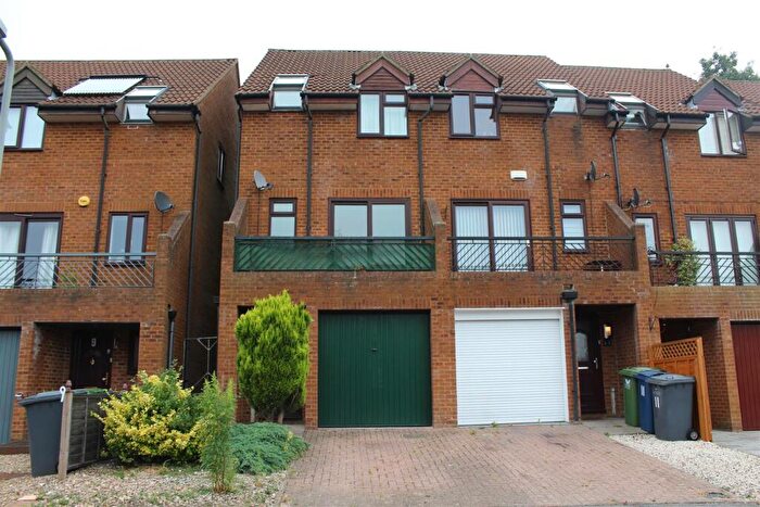 2 Bedroom End Of Terrace House To Rent In Downley Heights, HP13