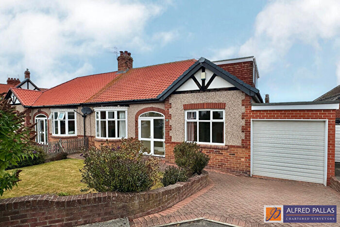 3 Bedroom Semi-Detached Bungalow For Sale In Thristley Gardens, Tunstall, SR2