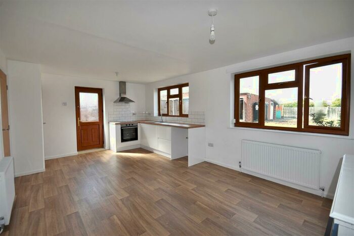 3 Bedroom Semi-Detached House For Sale In Tuxford Road, Normanton-On-Trent, Newark, NG23