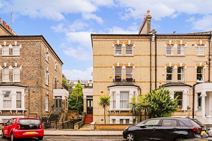 3 Bedroom Flat To Rent In Edith Road, London, W14