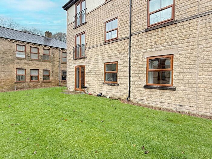 2 Bedroom Flat For Sale In Westwood Hall, Peregrine Way, Clayton Heights, Bradford, BD6
