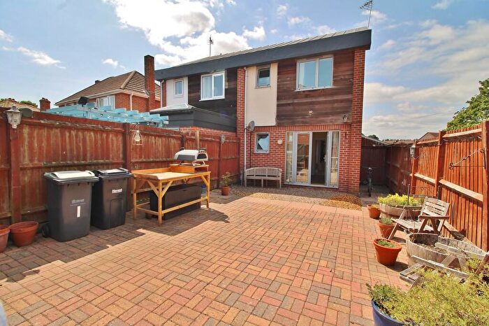 2 Bedroom Semi Detached House For Sale In Staunton Road, Havant, PO9