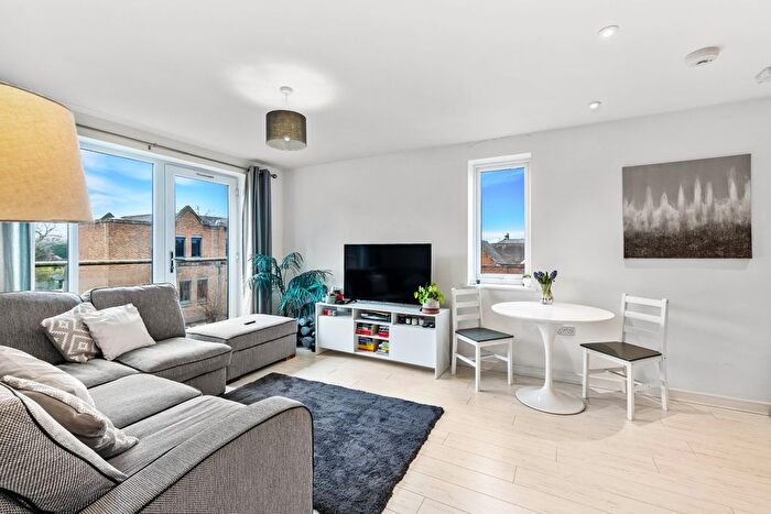 1 Bedroom Flat For Sale In Ref: El - Victoria Road, Horley, RH6