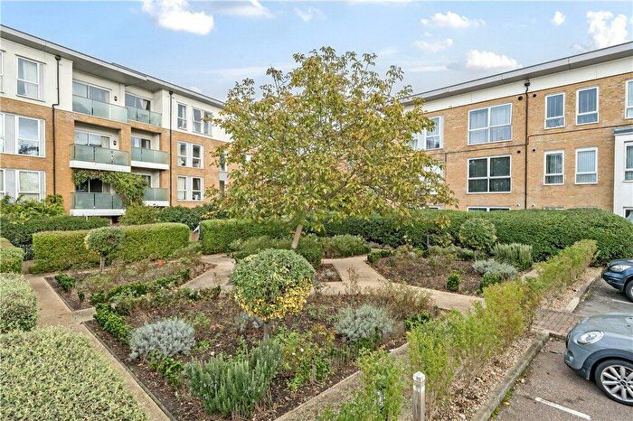 2 Bedroom Flat To Rent In Altima Court, SE22