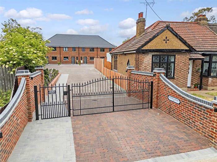 4 Bedroom Terraced House To Rent In Balfour Close, Romford, RM7