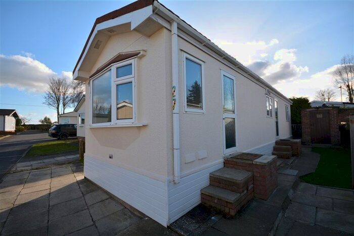 2 Bedroom Property To Rent In West Park Homes, Darrington, WF8