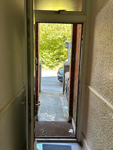 2 Bedroom Flat To Rent In Boundary Road, ME4