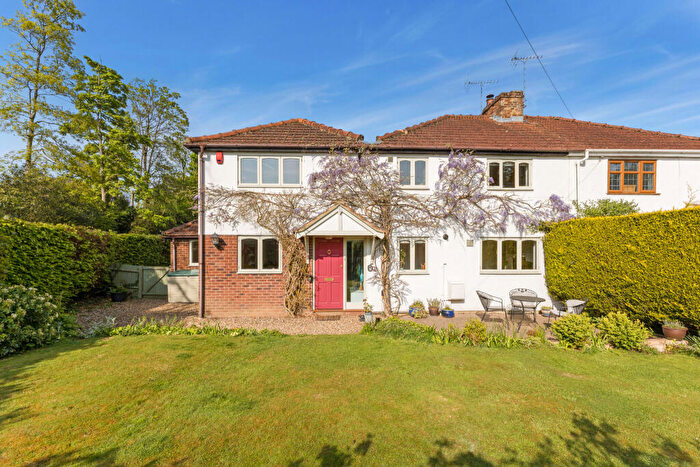 4 Bedroom Semi-Detached House For Sale In Kimpton Road, St. Albans, AL4