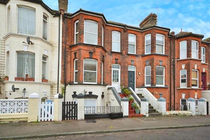 2 Bedroom Maisonette To Rent In Crecent Road, Margate, CT9