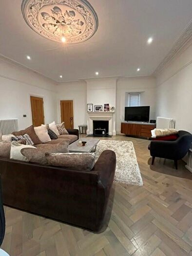 2 Bedroom Flat To Rent In Main Road, BS49