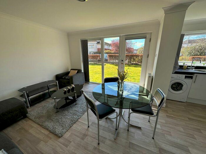 2 Bedroom Flat To Rent In Blanefield Gardens, Glasgow, G13