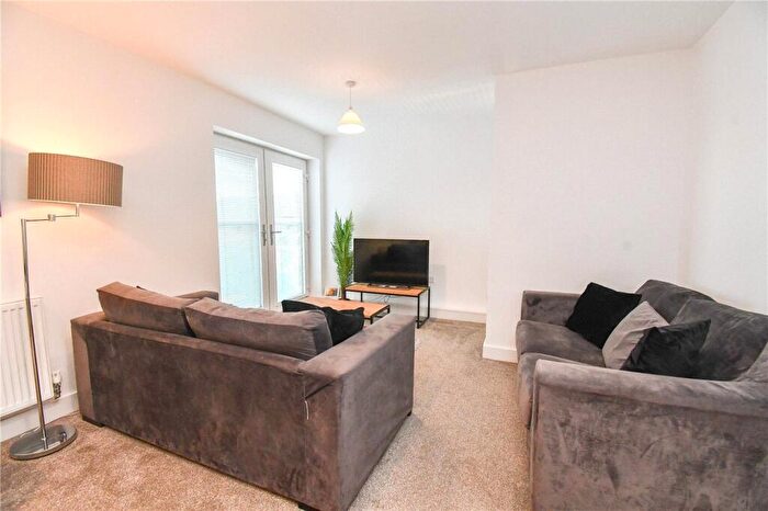 2 Bedroom Apartment To Rent In Radnor Avenue, Heswall, Wirral, CH60