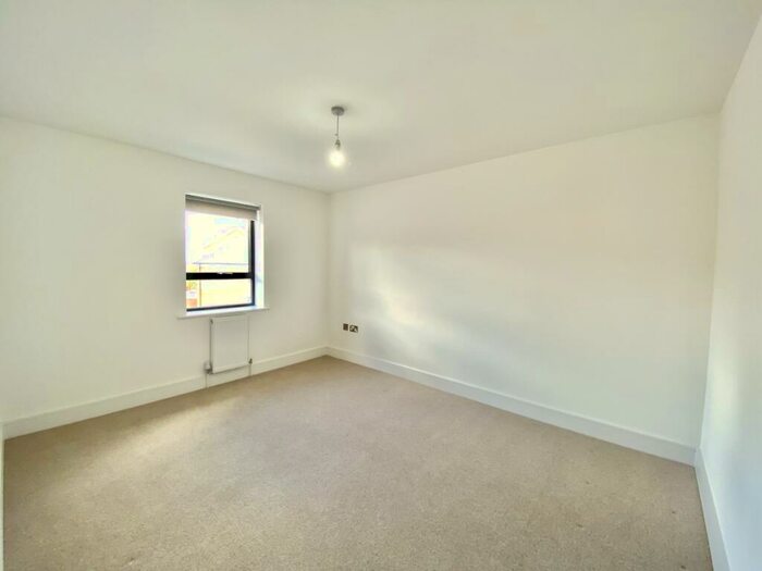 4 Bedroom Town House To Rent In Darbyshire Road Wellesley, GU11