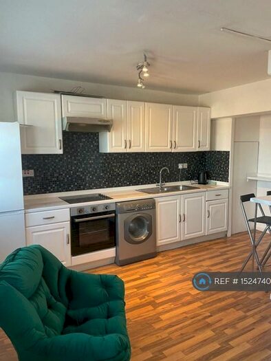 3 Bedroom Flat To Rent In Galton Tower, Birmingham, B1