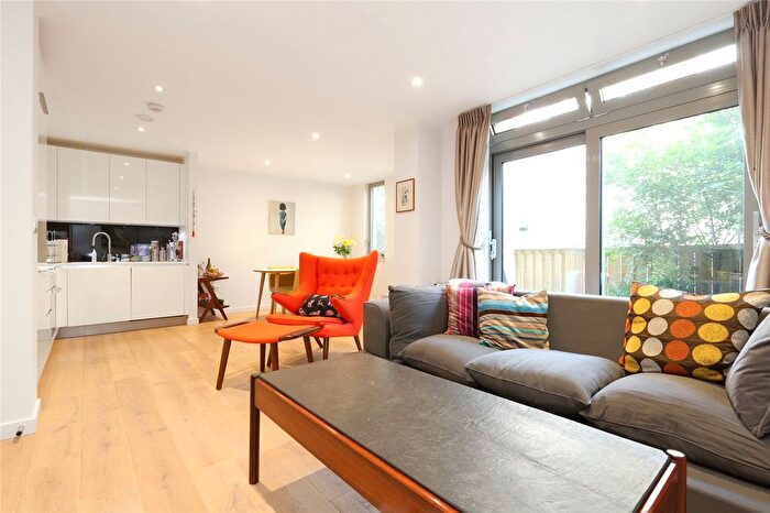 2 Bedroom Flat To Rent In Balfe Street, King's Cross, Islington, London, N1