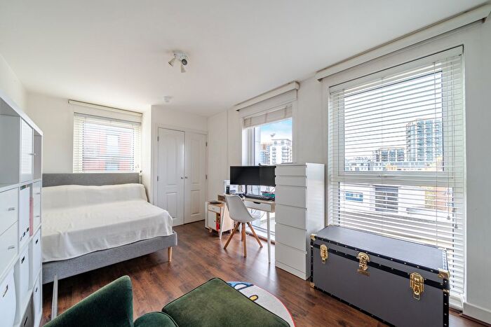 2 Bedroom Flat For Sale In Tarves Way, Greenwich, SE10