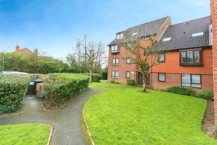 2 Bedroom Flat For Sale In Baldwin Road, Birmingham, West Midlands, B30