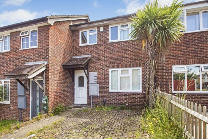 3 Bedroom House To Rent In Avebury, SL1