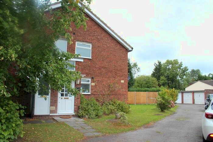 2 Bedroom Maisonette To Rent In Harrow Weald, Middlesex, HA3