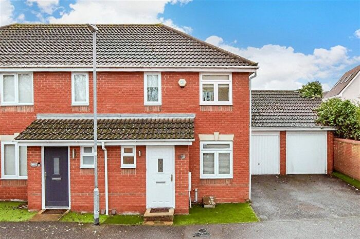 2 Bedroom End Terrace House For Sale In Burrows Chase, Waltham Abbey, Essex, EN9