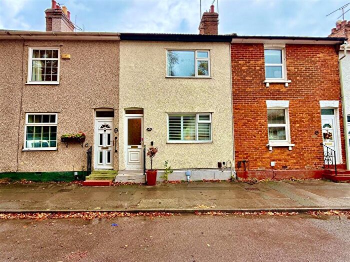 2 Bedroom Terraced House For Sale In Quarry Road, Swindon, SN1