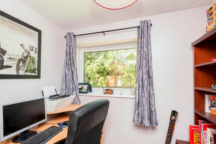 4 Bedroom Detached House For Sale In Summerfield Grove, Baildon, Shipley, BD17