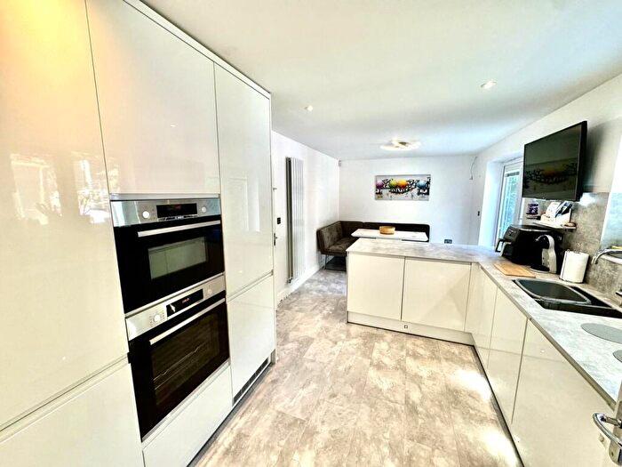4 Bedroom Detached House For Sale In Centenary Way, Raunds, Wellingborough, NN9