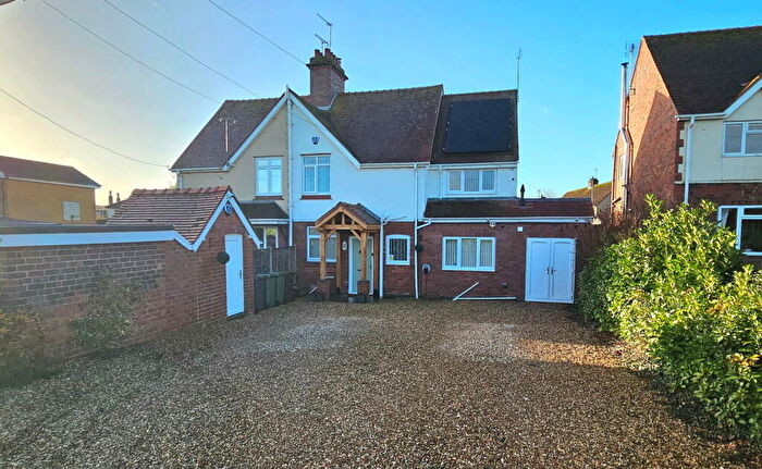 4 Bedroom Semi-Detached House For Sale In Orchard Grove, Caunsall, Kidderminster, Worcestershire, DY11