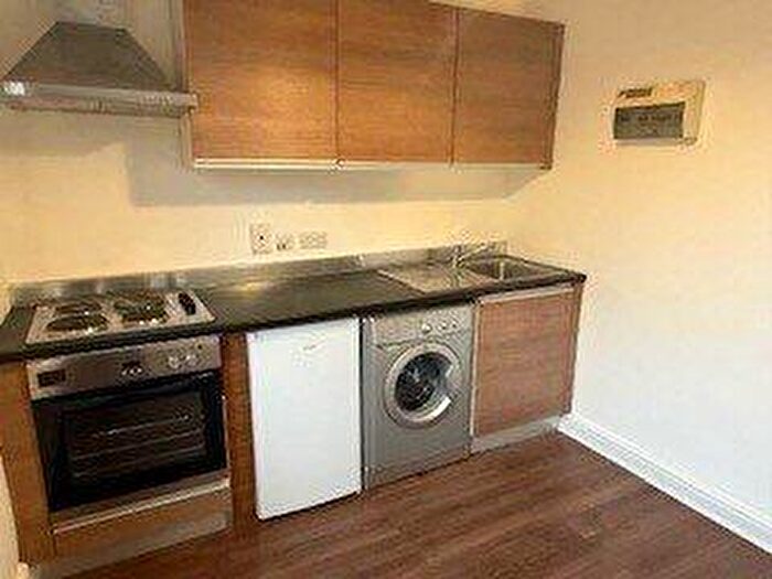Flat To Rent In Kilburn High Road, Kilburn, NW6