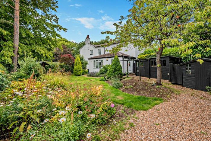 2 Bedroom Property For Sale In Claypit Cottages, Chenies Village, Chorleywood, WD3