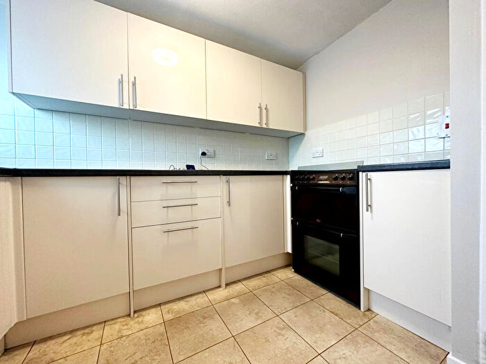 1 Bedroom Flat To Rent In Meldrum Close, Orpington, BR5